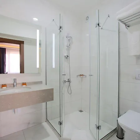 Hotell Eyfel 3*