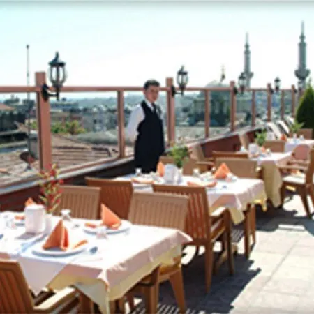 Eyfel Hotel